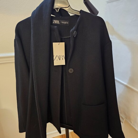 Zara Jacket w/ detachable scarf - Picture 2 of 4